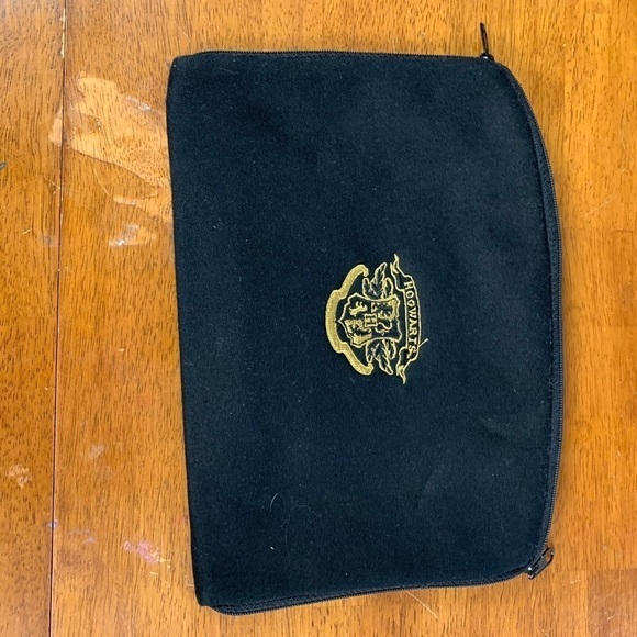 Harry Potter Hogwarts LightWedge soft storage case purse bag 9x7 top zip - Picture 2 of 4